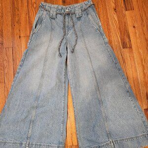 We the Free Sheer Luck Cropped Wide Leg Light Wash Jeans - Size 24